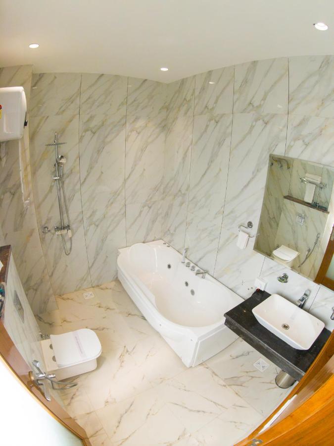 Hotel Vishal Imperial Rohtak Esterno foto