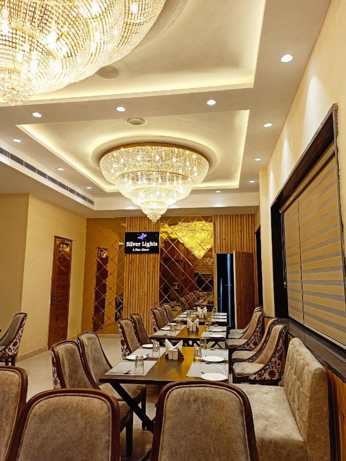 Hotel Vishal Imperial Rohtak Esterno foto