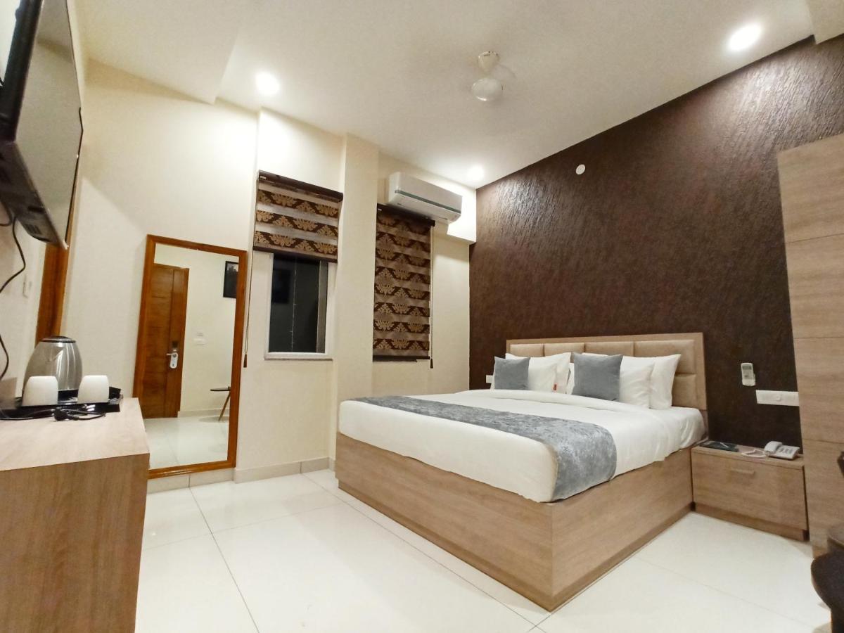 Hotel Vishal Imperial Rohtak Esterno foto