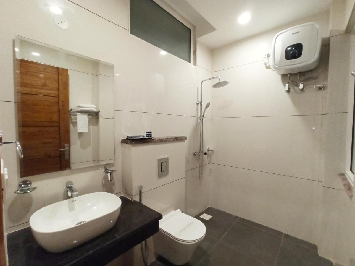 Hotel Vishal Imperial Rohtak Esterno foto