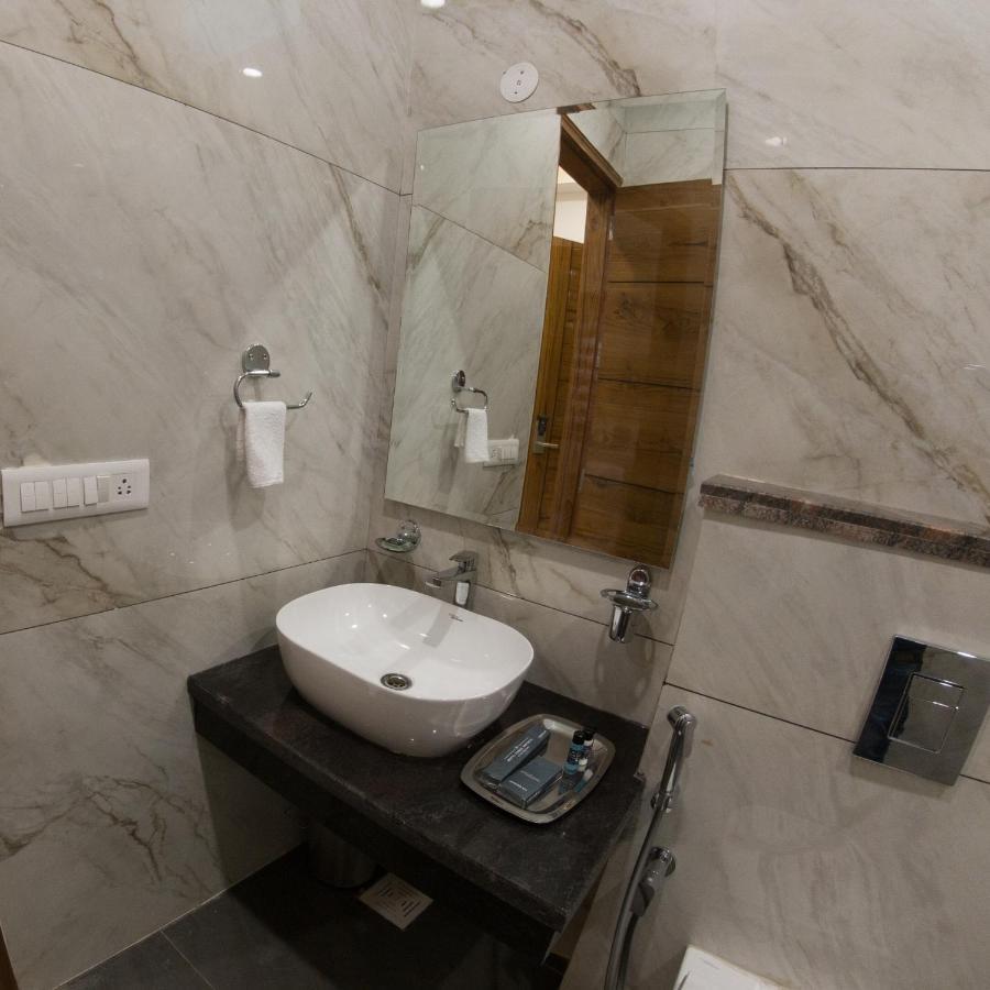 Hotel Vishal Imperial Rohtak Esterno foto